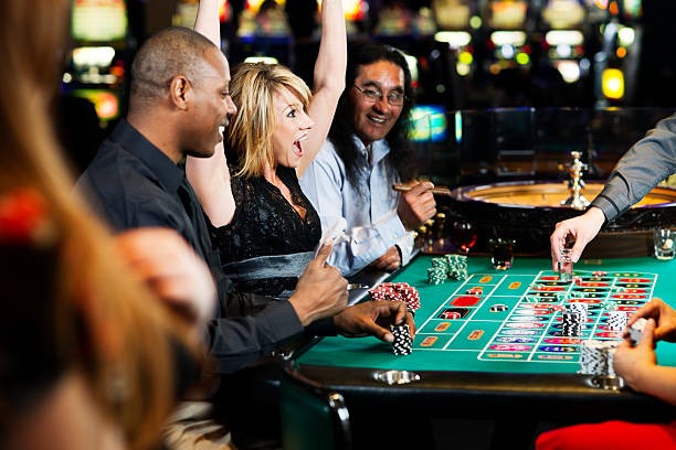 Live baccarat table on kapal4d2 login showing dealer, cards, and mobile betting interface
