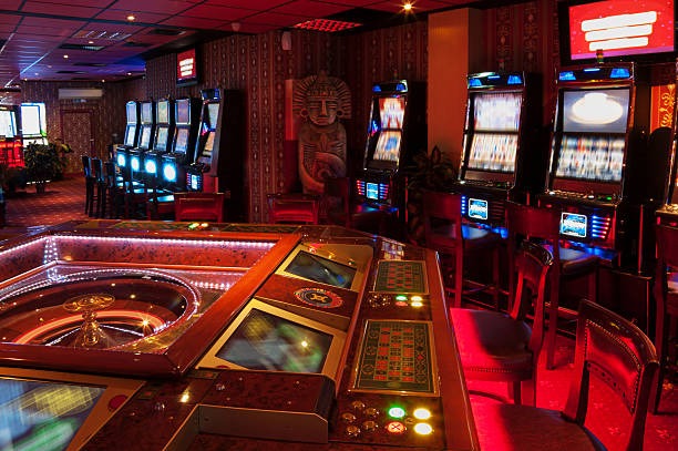 Live casino table view on Grand Slam showing dealer, cards, and player interface on kapal4d2 login mobile